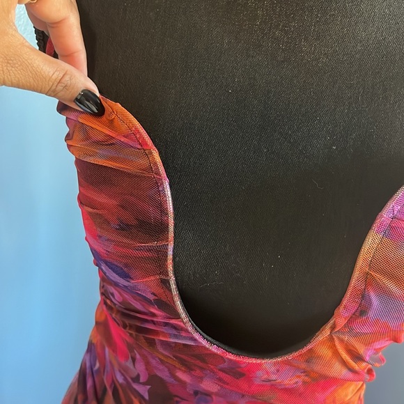 Pretty little thing shape abstract floral print mesh cup detail ruched bodycon - Picture 2 of 6